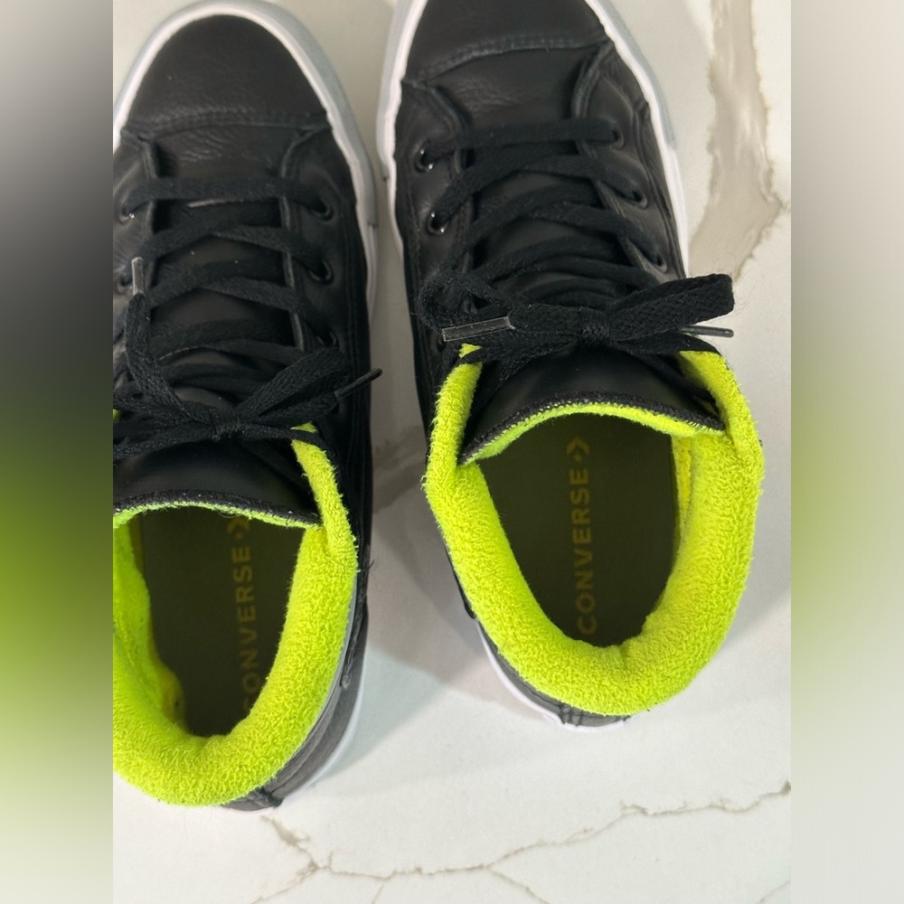 Converse Chuck Taylor All Star. Color Black, Green And White. Boy Size 5. - Picture 9 of 11